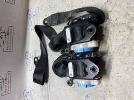 Set Centuri fata cu capsa Audi Q3 2015