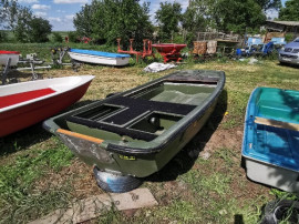 Barca fibra trimairan dory 13 adusa acum Germania