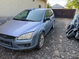 Dezmembrez Ford Focus