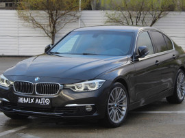 BMW Seria 3 330e iPerformance AT Luxury Line Purity