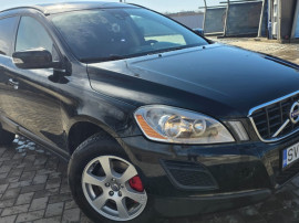 Volvo xc 60. 2011