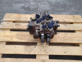 Distribuitor Hidraulic Hitachi 21220-53023 incarcator frontal Fiat Hitachi W190