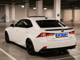 LEXUS IS 300H LUXURY ,,Mark Levinson,scaune ventilate,perdeluta electrica,etc,,