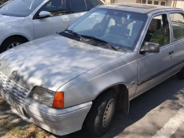 Opel Kadett S 1986 masină de colecție