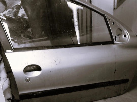 Usa portiera de Peugeot 206 din 1998-2012