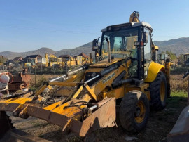 Dezmembrez buldoexcavator New Holland LB95 B