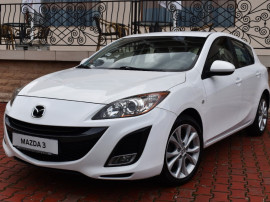 Mazda 3 motor 1.6 benzina 105 CP an 2011 alb metalizat