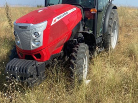 Tractor MCCORMICK