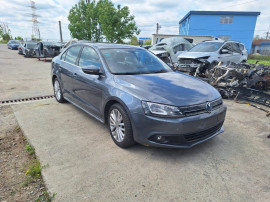 Dezmembrez Vw Jetta MK6 1.4 Tsi Hybrid CRJA 150 Cai culoare LD7X