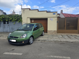 * Ford fiesta * 2007 * unic proprietar * 63.000 km * ca nouă *