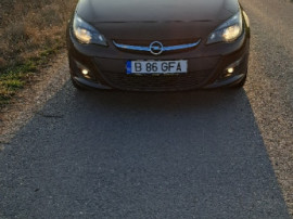 Opel Astra j Sedan