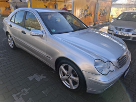 Mercedes c200 cdi an 2004 impecabil