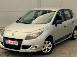Renault Scenic 1.6 16V 110 TomTom Edition