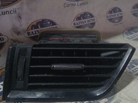 Grila ventilatie stanga Skoda Octavia 3