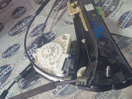 Macara geam dreapta fata Volkswagen Passat B8 2016