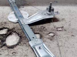 Macara geam dreapta spate Dacia Sandero 2011