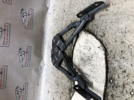 Balama capota fata Volkswagen Touran 2010