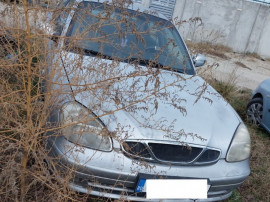 Dezmembrez DAEWOO NUBIRA 2 1.6i 16V (3 bucati, gri verde rosie)
