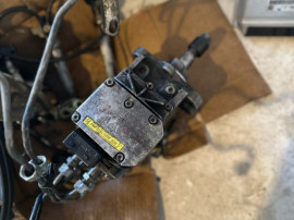 Dezmembrez BMW e39 520d