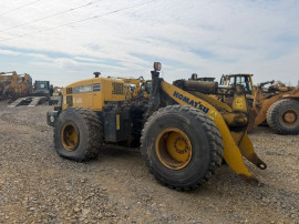 Dezmembrez Incarcator frontal Komatsu WA250