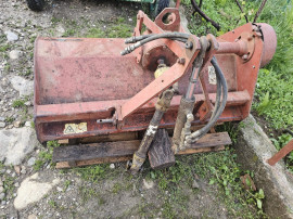 Tocător resturi vegetale dupa tractor