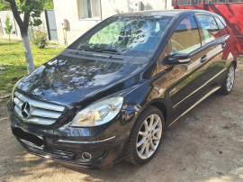 Mercedes-Benz B200