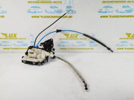 Broasca incuietoare usa dreapta spate a2047331808 Mercedes-Benz C-Clas