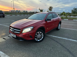 Mercedes-Benz GLA 200d 4Matic Automat / Padele volan / 136cp Euro6