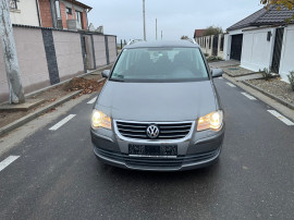 2008 VW Touran 1.9TDI klima,pilot automat,senzori parcare