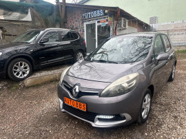 Renault scenic business