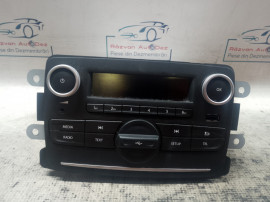 Macara geam dreapta fata Dacia Duster 2013