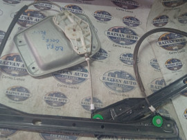 Macara geam dreapta fata Volkswagen Golf 5 Plus 2008