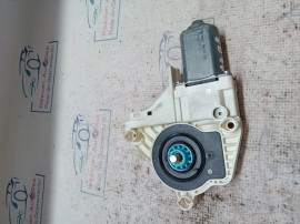 Motoras macara dreapta fata Audi A4 B8 2012
