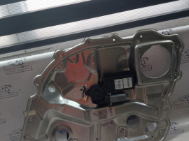 Macara geam dreapta spate Audi A8 2009