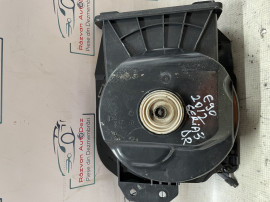 Subwoofer BMW 320 F30 2012