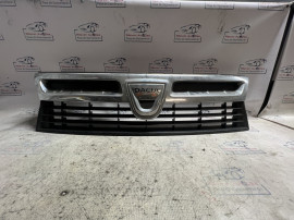 Grila bara fata Dacia Duster 2017