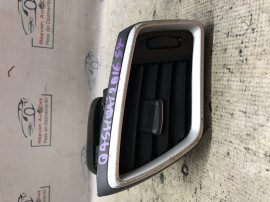 Grila ventilatie stanga Nissan Qashqai 2016