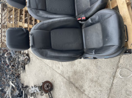 Scaun fata dreapta Land Rover Discovery 2.0 Motorina 2017