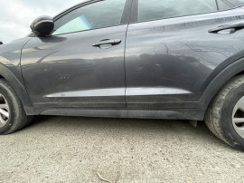 Prag stanga plastic Hyundai Tucson 1.7 Motorina 2017