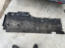 Scut lateral stanga BMW X1 2.0 Motorina 2012