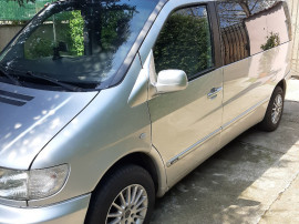Mercedes-Benz V 220
