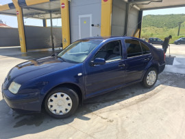 Vw bora 1.6i an 2003 impecabila