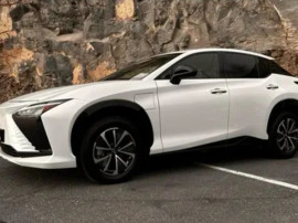 Lexus RZ 300e, electric, starea ca nouă.