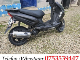 Scuter E-Way, motor clasic in 2 timpi 49 cc, an 2011, benzina, stare perfecta