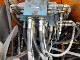 Distribuitor hidraulic R900713786FD excavator pe roti Fiat Kobelco E175W
