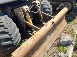 Lama plus cale excavator pe roti Case WX145