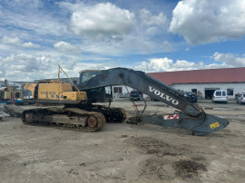 Dezmembrez excavator pe senile Volvo EC240 CL