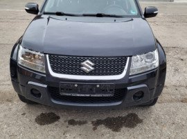 Suzuki grand vitara 2011 schimb cu microbuz persoane