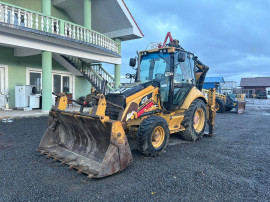 Buldoexcavator Caterpillar 422E , 2009