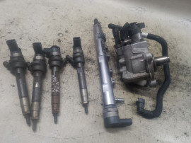 Set Centuri fata cu capsa Renault Captur 2015